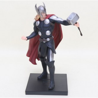 Thor sujetando el Martillo...