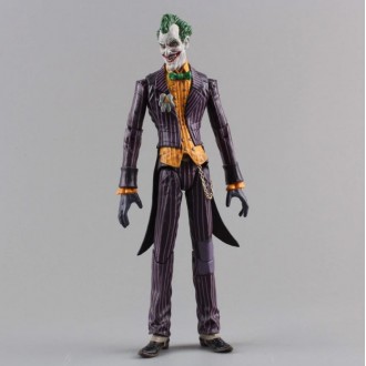 Figura Joker Arkham City...